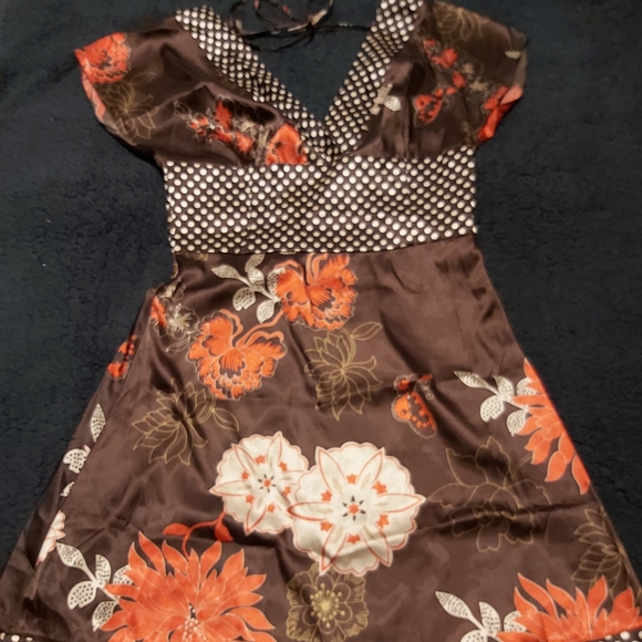 Cute floral and polka dot dress - Picture 1 of 4